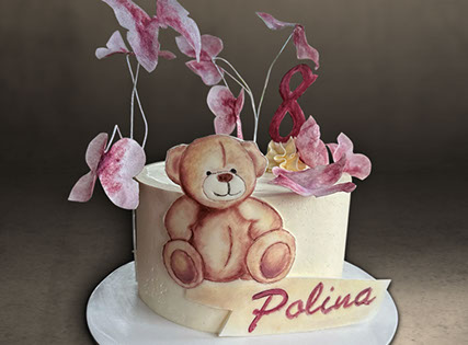 Teddy, Bärentorte gemalt auf Blütenpaste